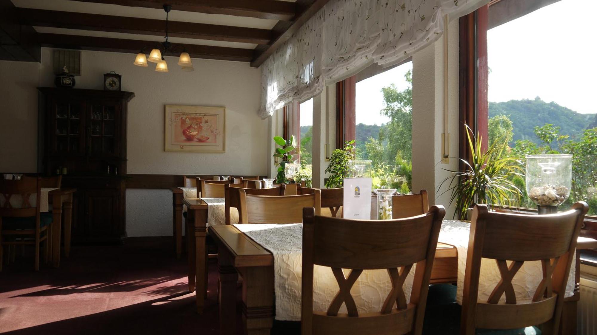 Hotel-Garni-Kachelburg Dieblich Esterno foto